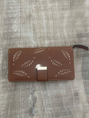 Vagabond Goods Brown Leaf Cutout Wallet | “Sea La Vie” Embossing